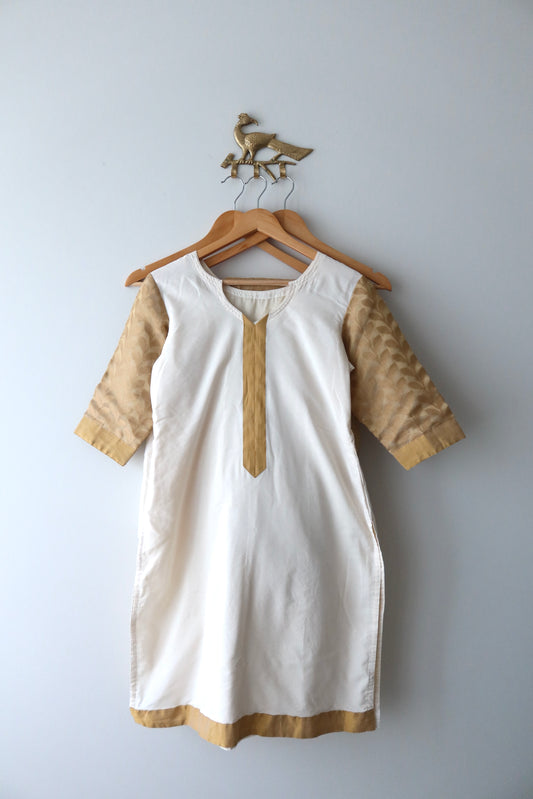 White and Gold Cotton Chanderi Kurta Set - Preloved, 40