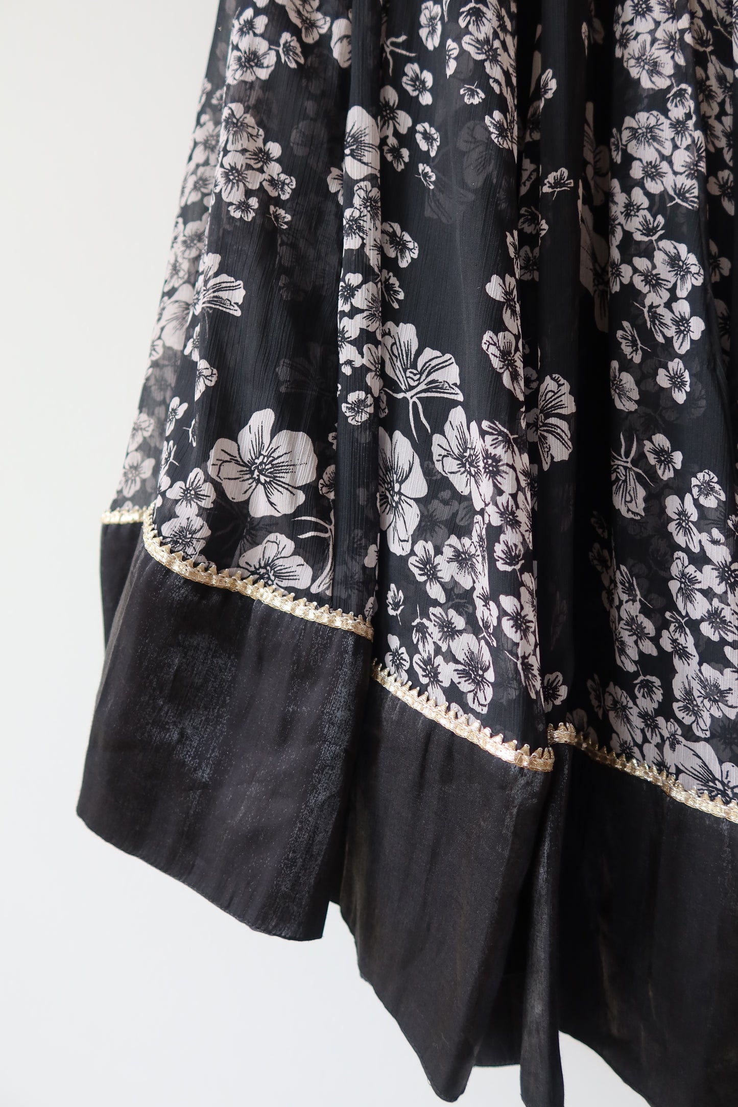 White and Black Lightweight Floral Lehenga Full set - New, Size L/XL