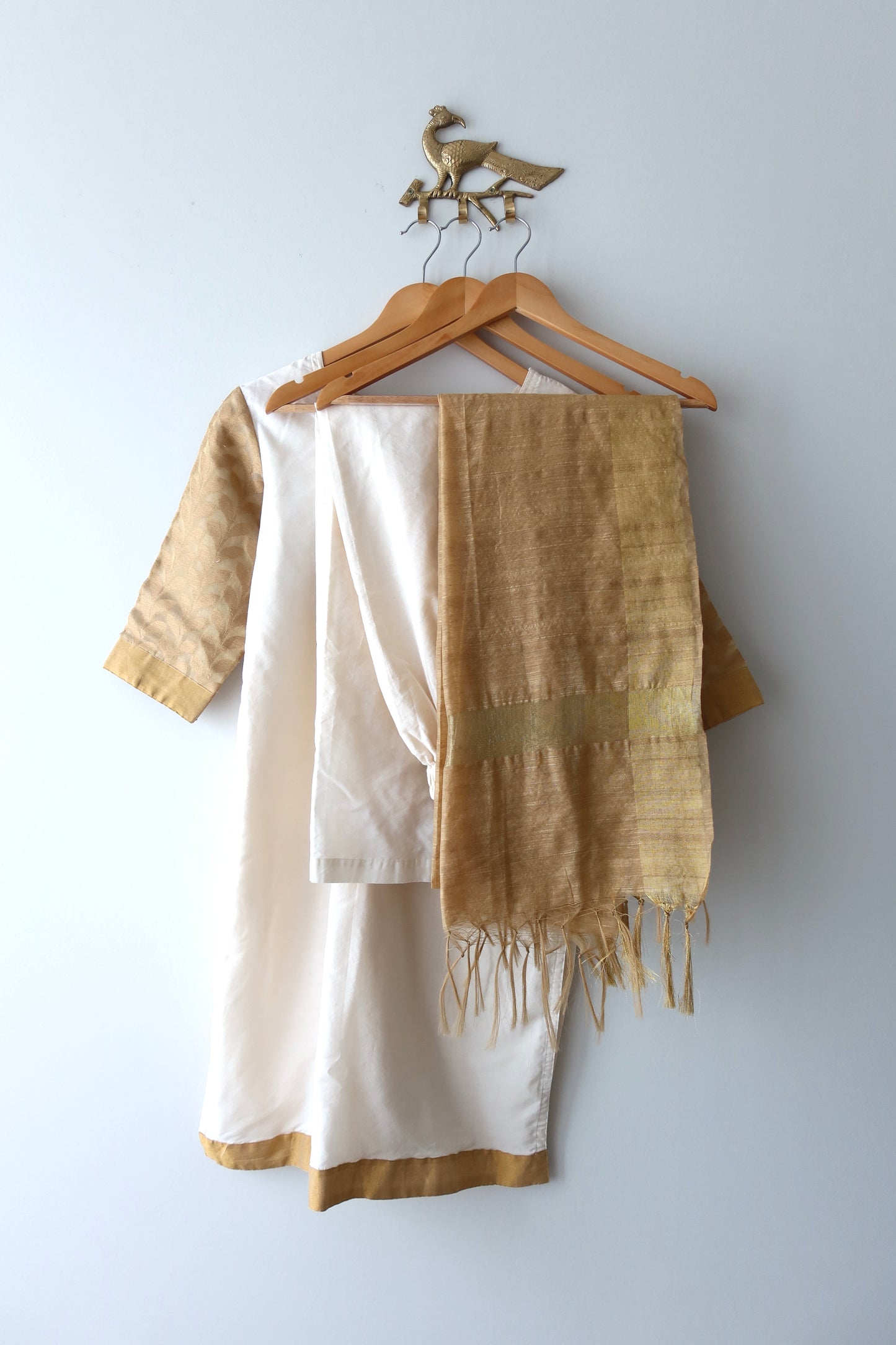 White and Gold Cotton Chanderi Kurta Set - Preloved, 40