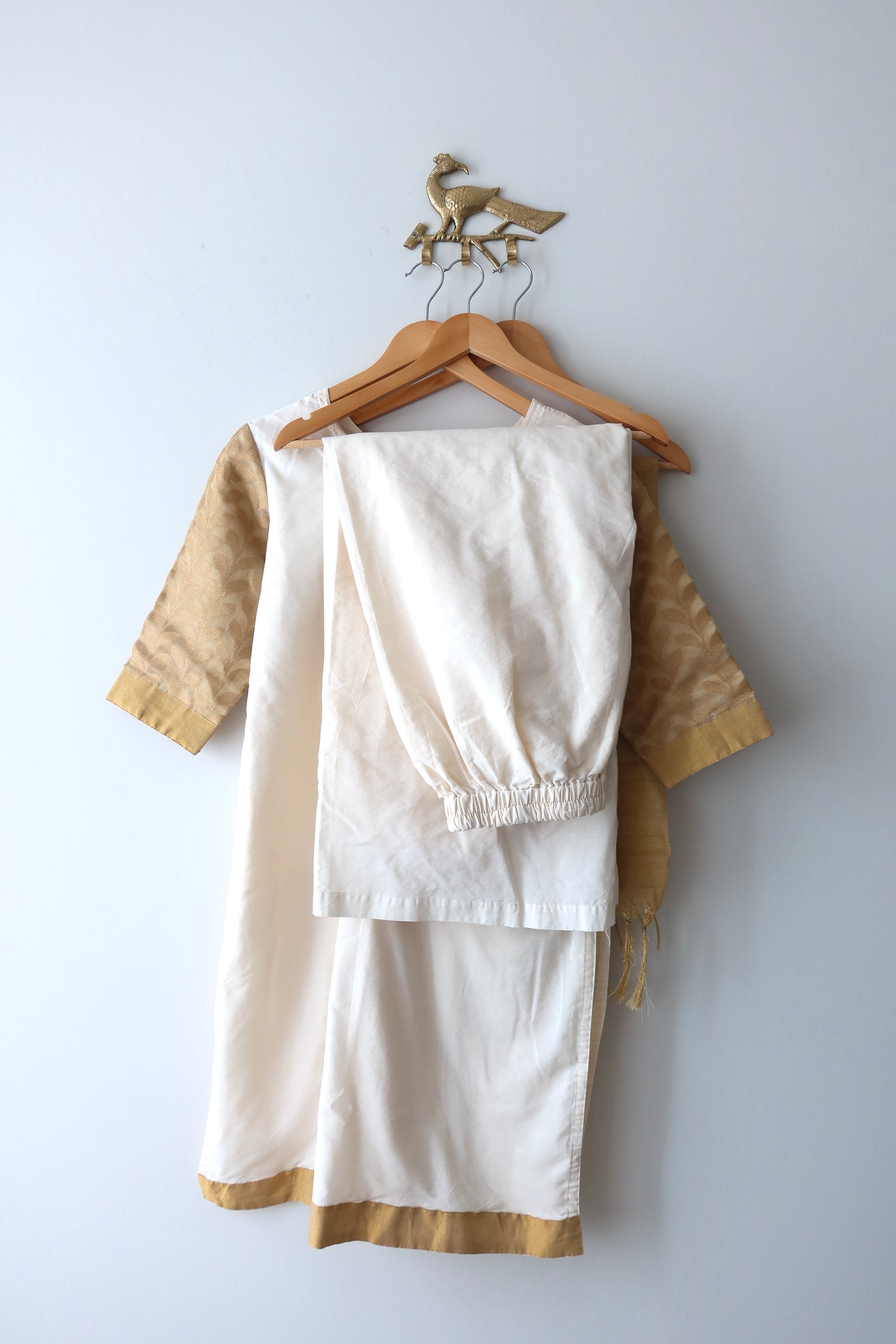 White and Gold Cotton Chanderi Kurta Set - Preloved, 40
