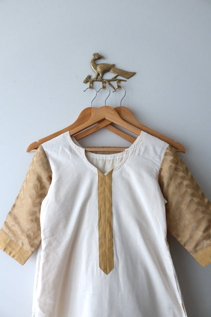 White and Gold Cotton Chanderi Kurta Set - Preloved, 40